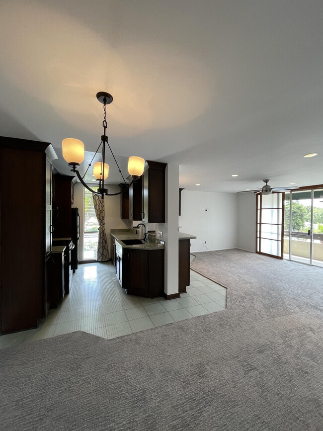 Building Photo - 6455 La Jolla BoulevardUnit 245 Ln