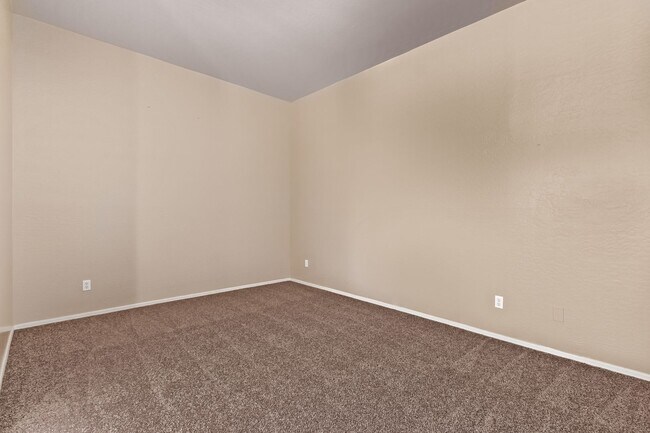 Building Photo - Single Story Large open floor plan home