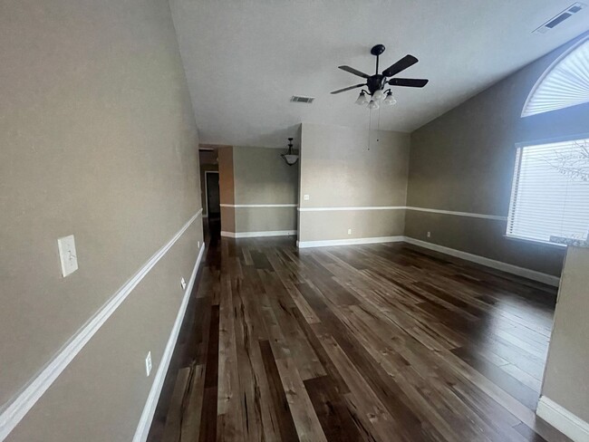 Building Photo - 3/2 home in Castlewood with office! For re...