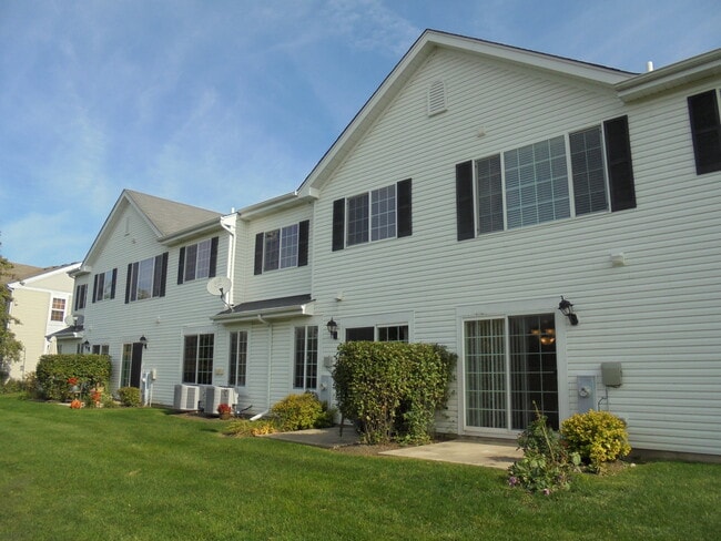 Building Photo - 32454 Rushmore Ave