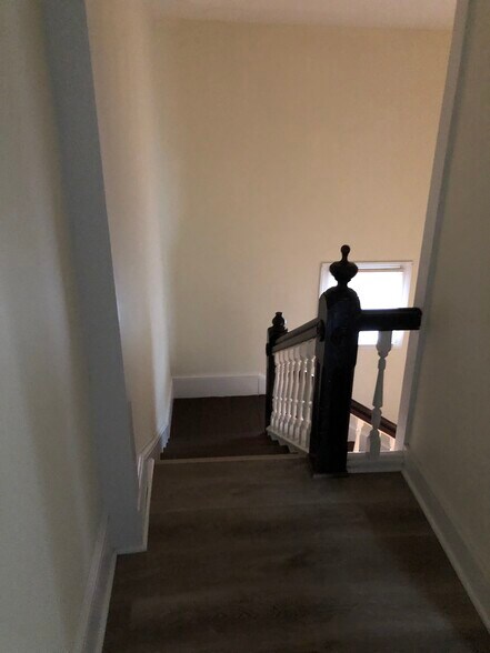 Building Photo - 701 Market St