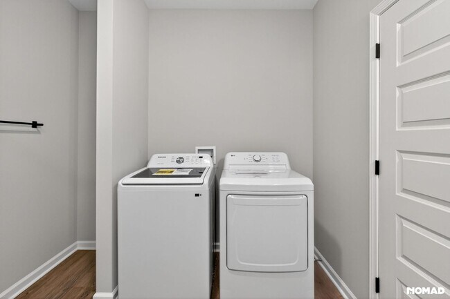 Building Photo - 1590 Highland Farm Dr