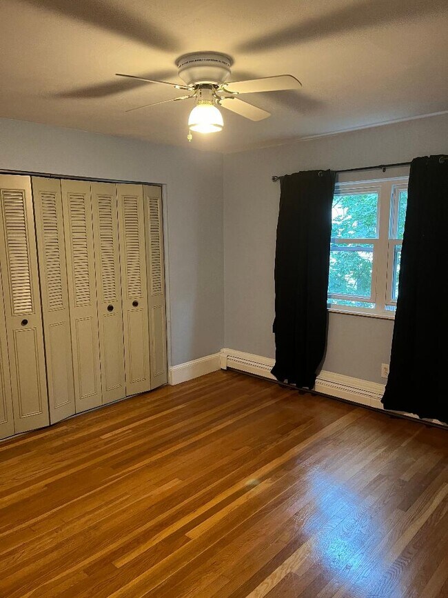 Master bedroom - 199 Trapelo Rd