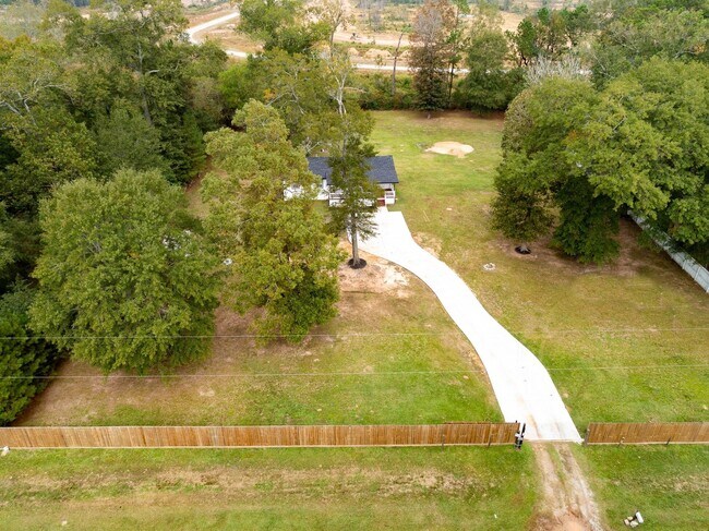 Building Photo - 2036 County Rd 3434N