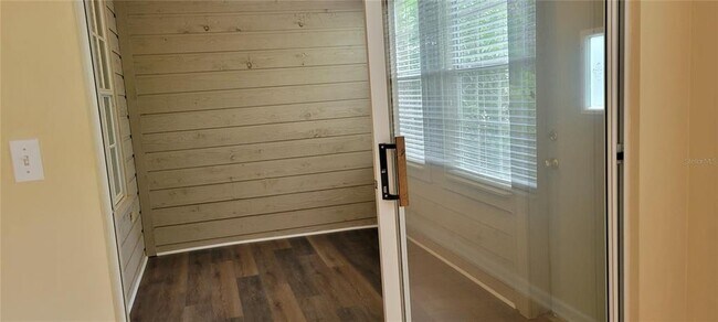 Building Photo - 5250 SW 97th Dr