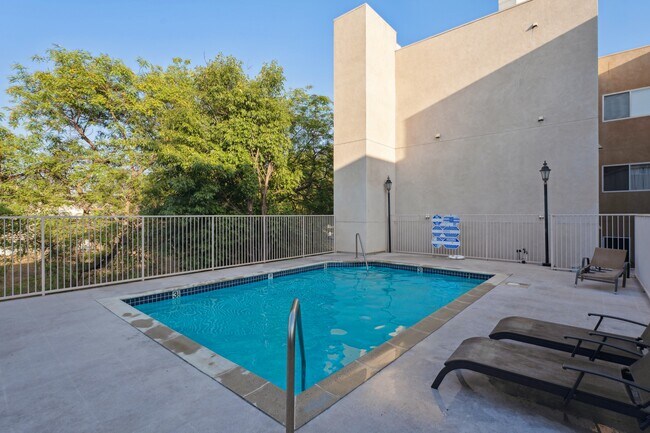 Building Photo - 9610 Zelzah Ave