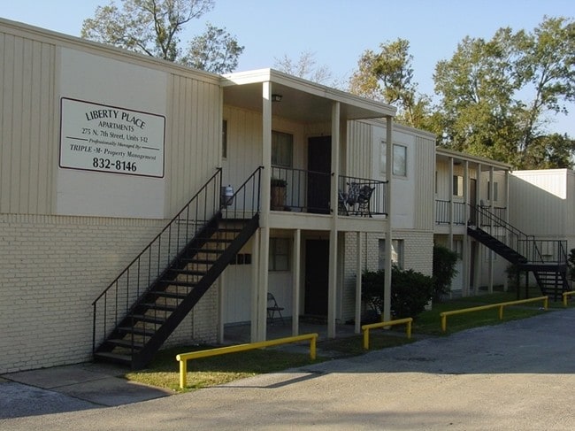 Liberty Place Apartments - 275 N 7th St