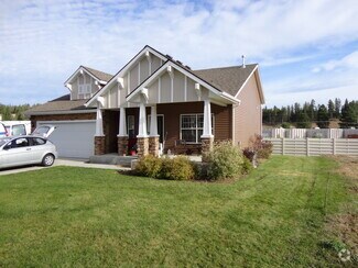 Building Photo - Gorgeous Tri-Level 3 Bed/2 Bath House in P...