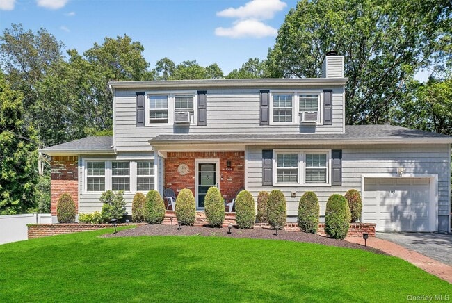 Primary Photo - 3208 Douglas Dr