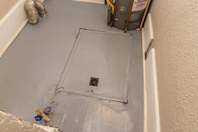 Building Photo - 1219 S Main St