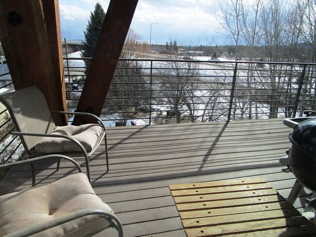 Building Photo - 2 bedroom Whitefish Condo with views and w...