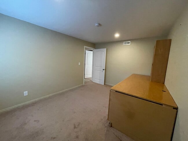 Building Photo - 1173 S 520 W St