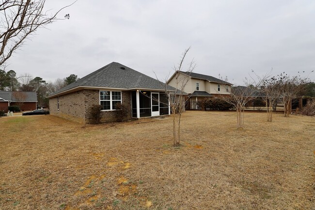 Building Photo - 513 Waterlily Dr