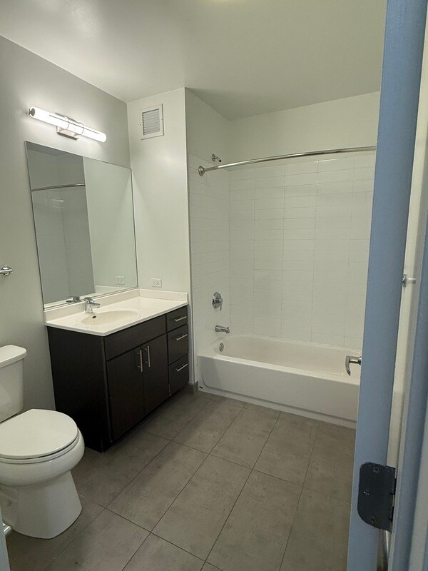 Building Photo - 152 W Superior St