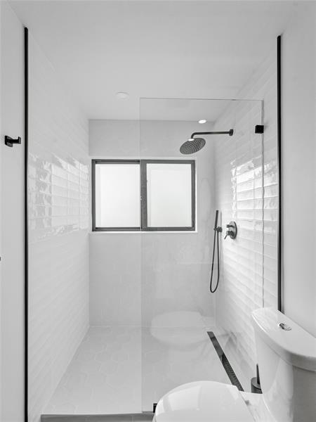 Building Photo - 5501 NE 18th Terrace