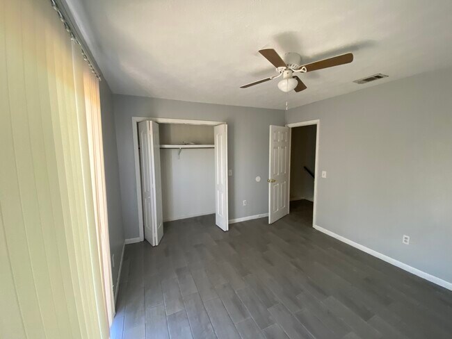 Building Photo - 256 N Berthe Ave