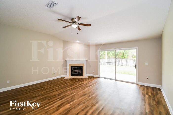 Building Photo - 10804 Stanton Hills Dr E