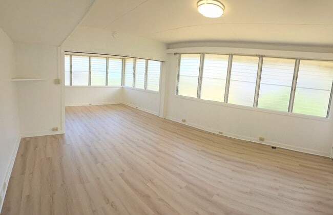 Primary Photo - Palolo 3 Bedroom 1 Bathroom 2 Car Carport ...