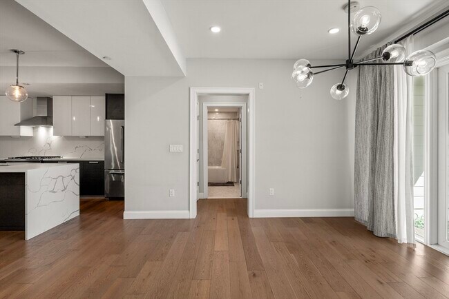 Building Photo - 54 Pleasant St