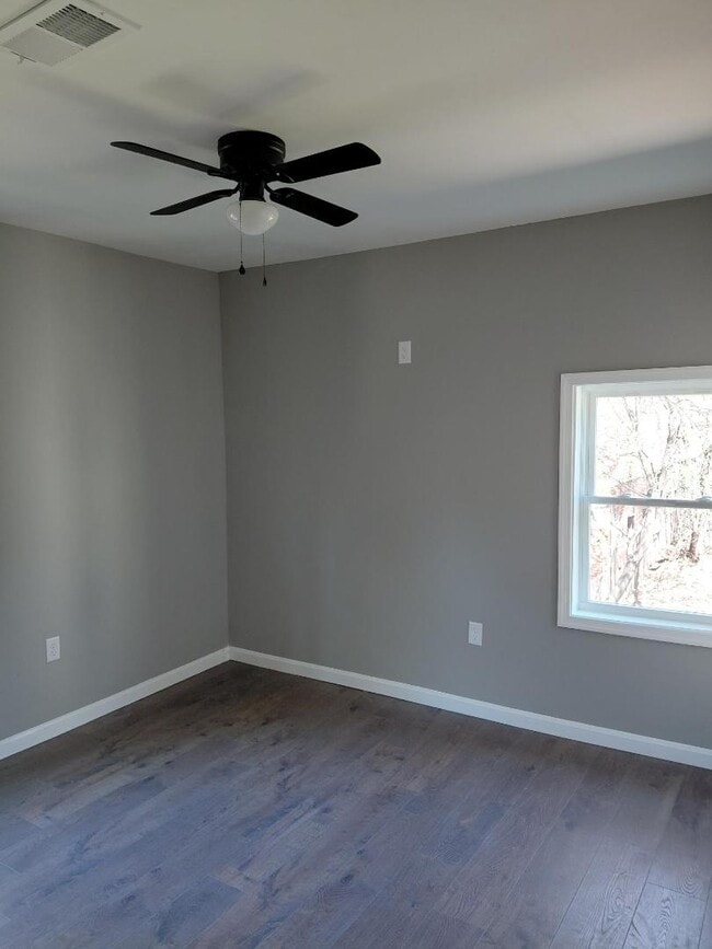 Building Photo - 537 N Mechanic St