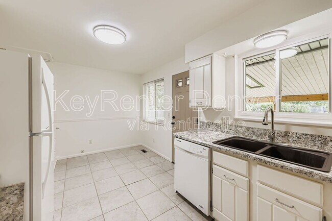 Building Photo - 1243 S Johnson Way