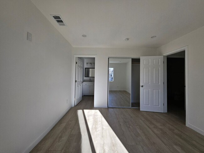 Building Photo - 13031 Goleta St