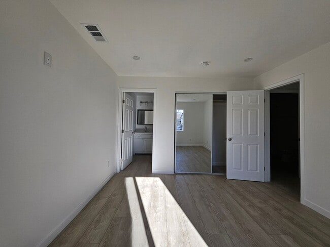 Building Photo - Goleta Properties