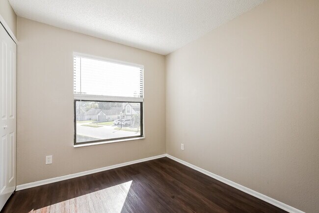 Building Photo - 1034 Burnett St