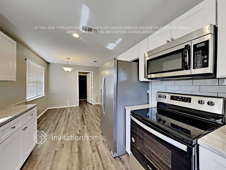 Building Photo - 919 Cypress Dr