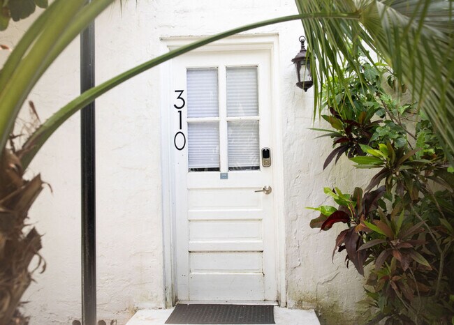 Building Photo - 40 Phoenetia Ave