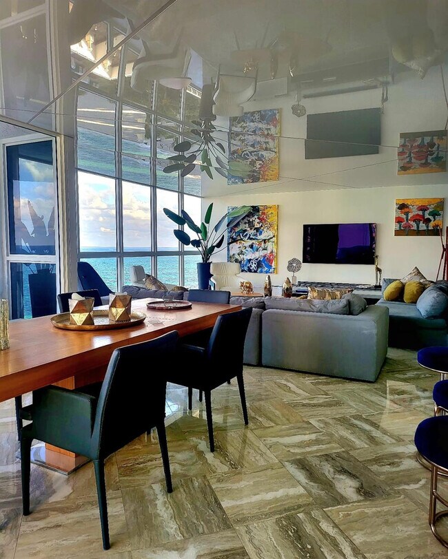 Building Photo - 16425 Collins Ave