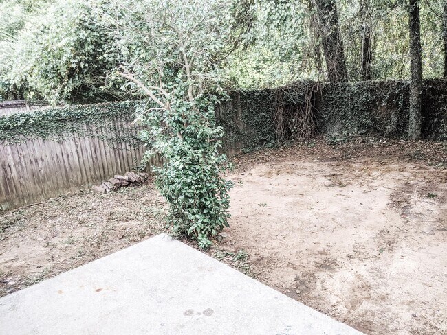 Building Photo - 1098 Rockbrook Ct