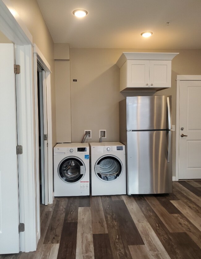 Building Photo - One Bedroom (Modified - ADA) near WWU Available Soon!