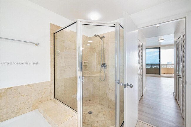 Building Photo - 888 Brickell Key Dr