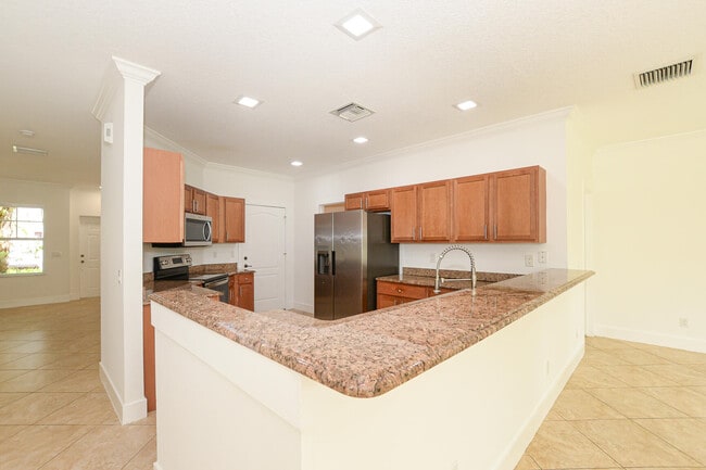 Building Photo - 3929 Sabal Way