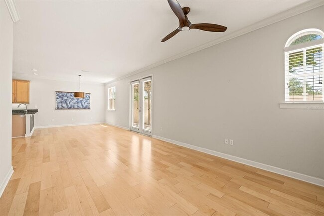 Building Photo - 113 S Melville Ave