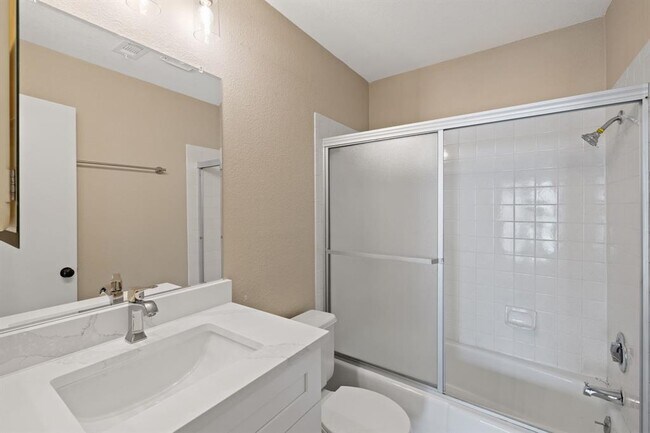 Building Photo - 203 E 31st St