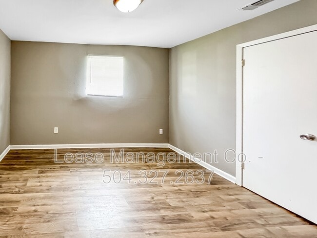 Building Photo - 321 Robinson Ave