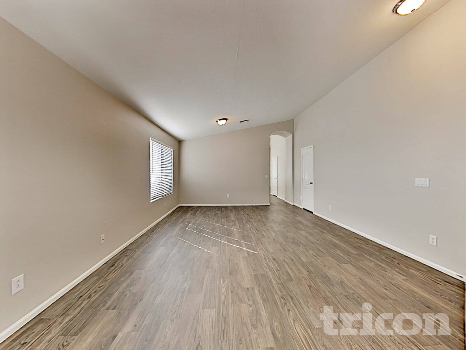 Building Photo - 8126 S Jenna Ln