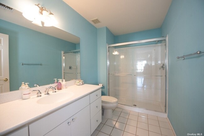 Building Photo - 546 Bardini Dr