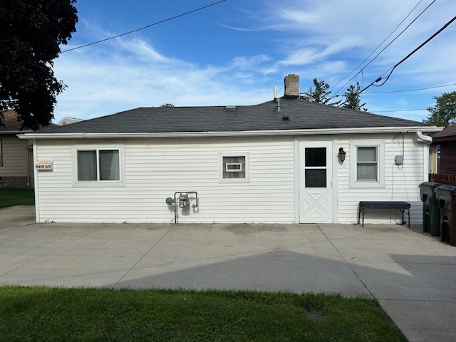 Side view of house - 9419 Durand Ave