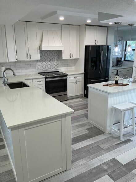 Building Photo - 355 S Ocean Dr