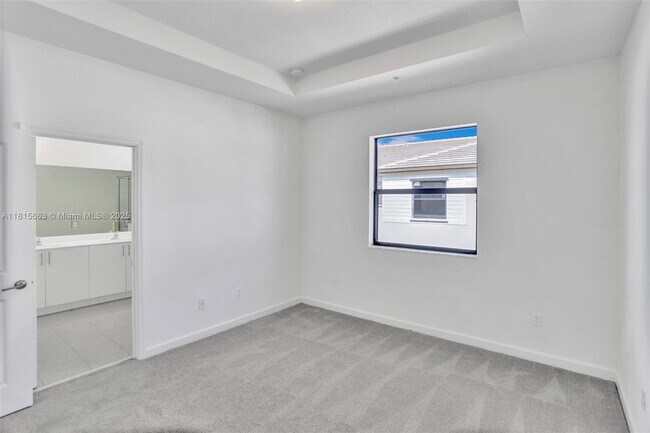 Building Photo - 252 SW 159th Terrace