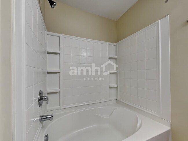 Building Photo - 406 Flint Dr