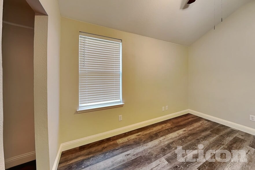Building Photo - 12608 Summerwood Dr
