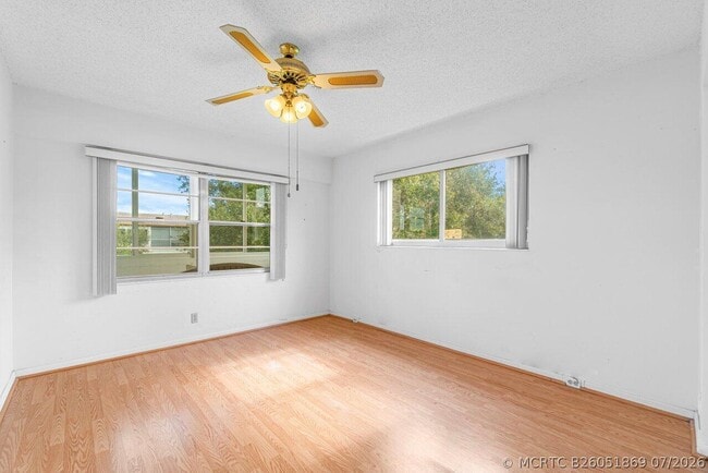Building Photo - 74 Mansfield B