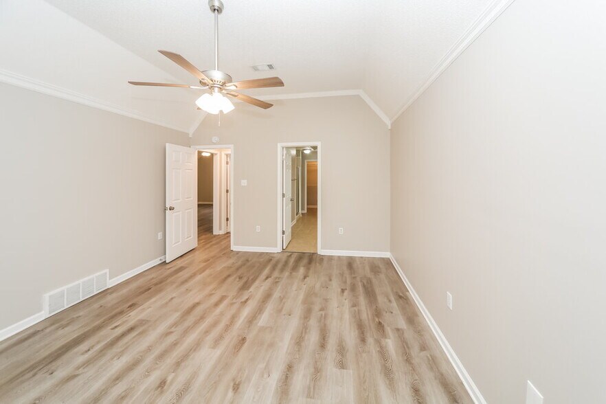 Building Photo - 9264 Tamhaven Dr