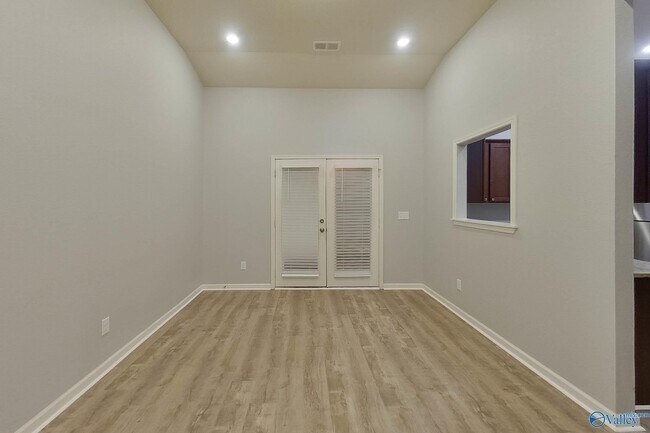 Building Photo - 10685 Bent Brook Dr