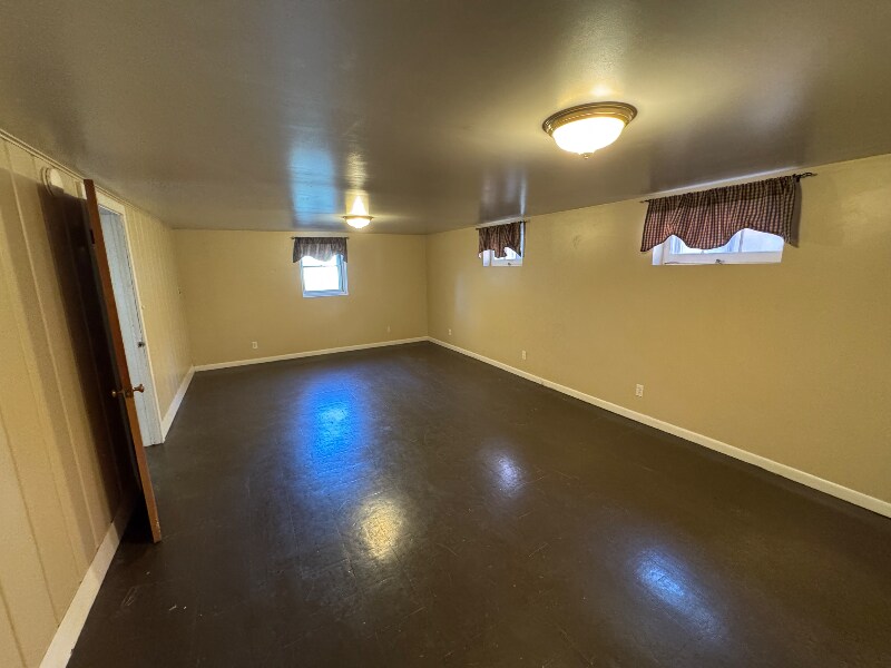 Building Photo - 825 E 35th Ave