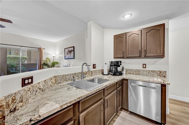 Building Photo - 8733 Red Brook Dr